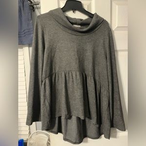 Eyeshadow XL. Blouse covers the tummy. Causal dressy. Excellent condition.